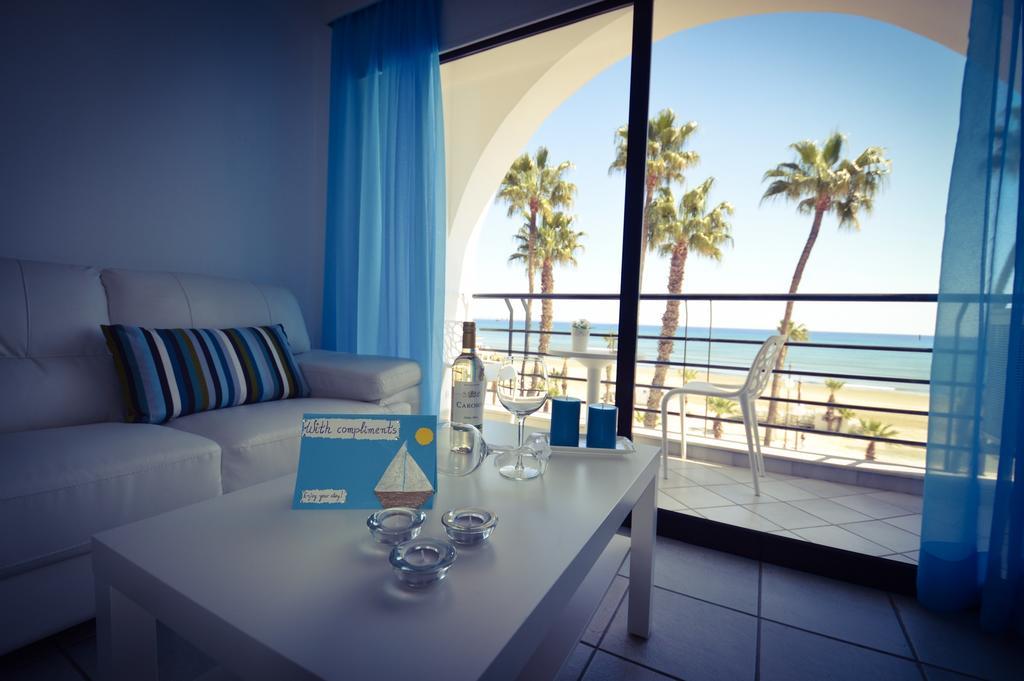 Krasas Beach Apartment Rentals Larnaca Pokoj fotografie