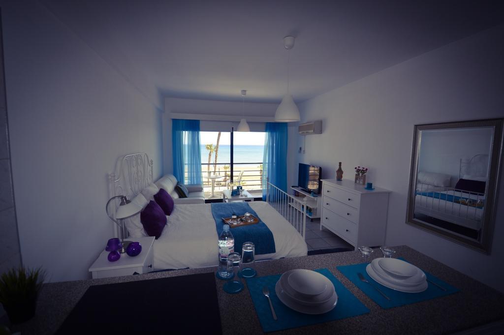 Krasas Beach Apartment Rentals Larnaca Pokoj fotografie