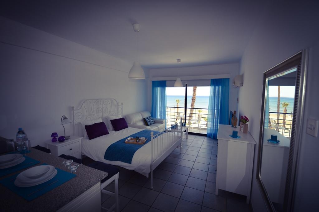 Krasas Beach Apartment Rentals Larnaca Pokoj fotografie